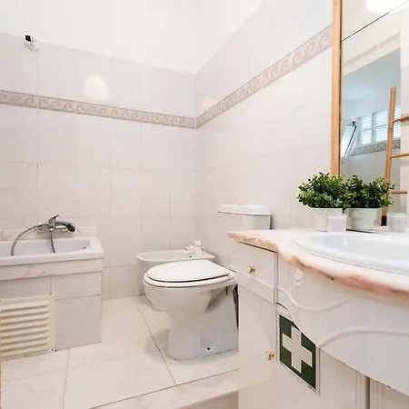 Stylish And Bright 2 Bedroom In Alameda Apartment Lisbon