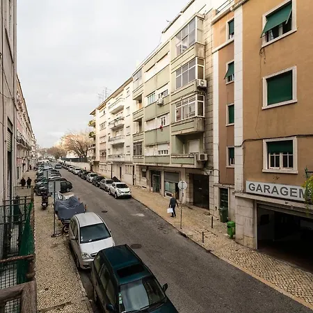 Stylish And Bright 2 Bedroom In Alameda Apartment Lisbon