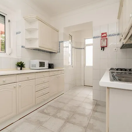 Stylish And Bright 2 Bedroom In Alameda * Lissabon