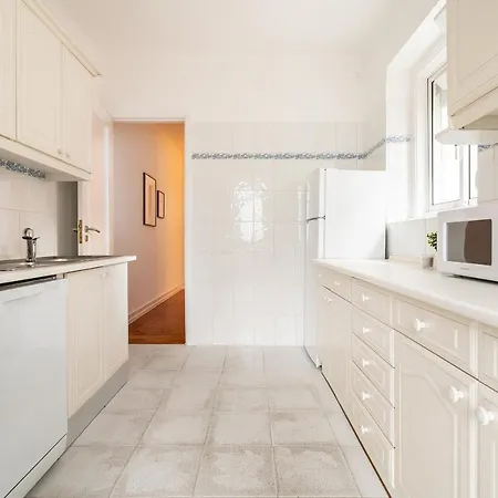 Apartment Stylish And Bright 2 Bedroom In Alameda Lissabon